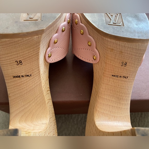 SOLD- Authentic LOUIS VUITTON Charlotte Leather Mules - size EU38 / US 8 - Picture 10 of 11